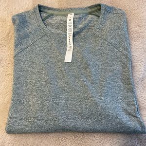 Lululemon License to train tee NWT
